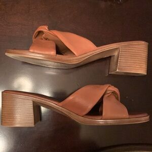 SALE📣 Mila Paoli Solid Cognac Leather Slip-on Sandals Made in Italy.